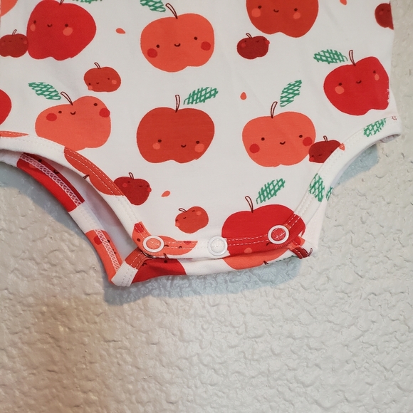Angel Dear Apple Long Sleeve Onsie Size 0-3mo. NWT - Picture 3 of 8